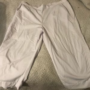 White Side Design Capri Pants